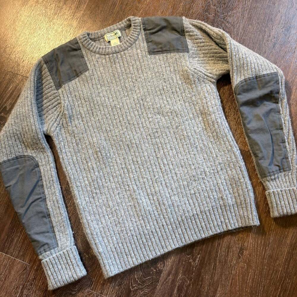 L.L. Bean Commando Sweater Size M-Reg Gray Lambswool W/ Pathches